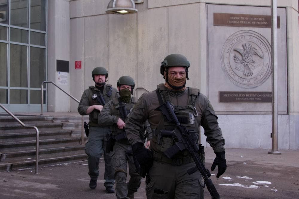 US Department of Justice federal officers stand guard outside the Metropolitan Detention Center, where ousted Venezuelan President Nicolas Maduro is being held, in the Brooklyn borough of New York City. Photo by Leonardo Munoz/AFP