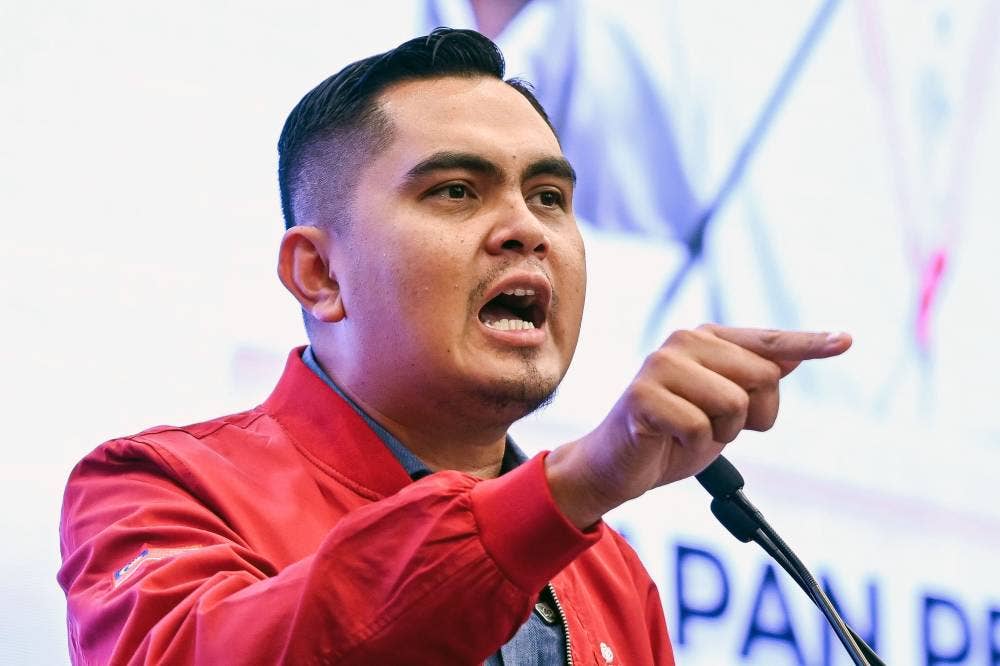 Umno Youth chief Datuk Dr Muhamad Akmal Saleh delivering his speech during the party's youth wing special convention at WTCKL on Jan 3, 2026. - Bernama photo