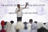 Malaysia will introduce new-look passports and MyKad within six months as part of efforts to strengthen the security of the country’s identity documents, said Home Minister Datuk Seri Saifuddin Nasution Ismail. Bernama FILE PIX