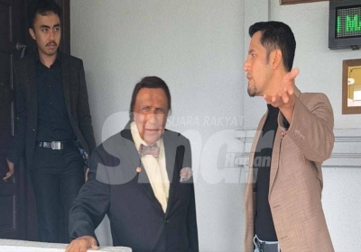 Abdul Kadir is seeking an unconditional apology and a written undertaking from Aliff to cease publishing defamatory statements.