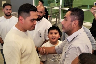 Umno Youth chief Datuk Dr Muhamad Akmal Saleh today at KLIA2 after returning from Shanghai. 