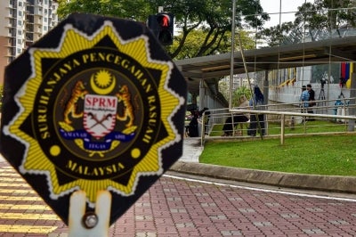 An application to extend the remand period for the former army chief and his two wives who were detained in connection with a procurement tender corruption case will be made based on the needs of the current investigation. - Bernama photo