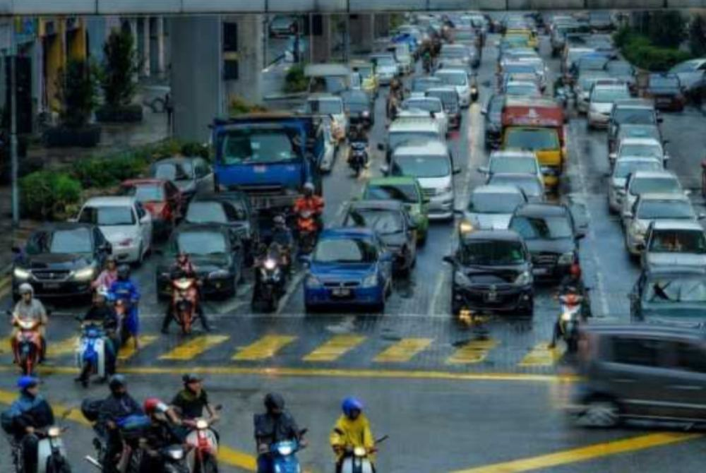 Road stress can cause workers to arrive at the office feeling exhausted and under pressure, which can ultimately affect their productivity.