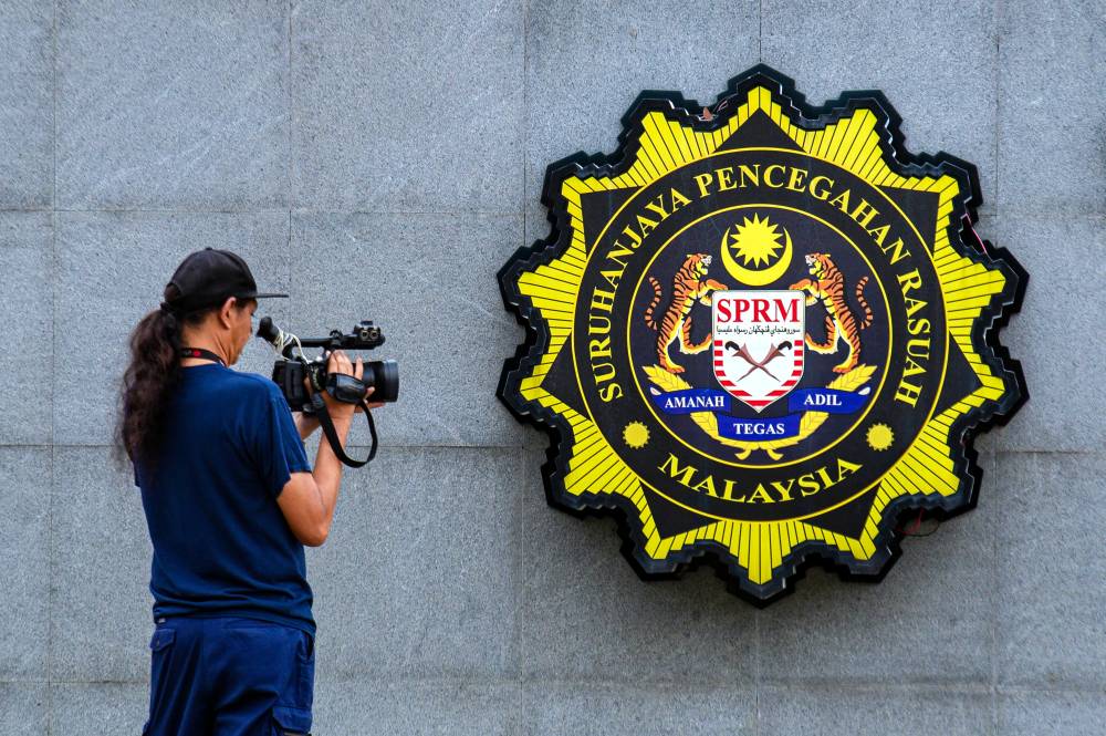 The MACC today detained another high-ranking officer of the Malaysian Armed Forces to assist in investigations into a corruption case involving the uniformed force. - BERNAMA FILE PIX