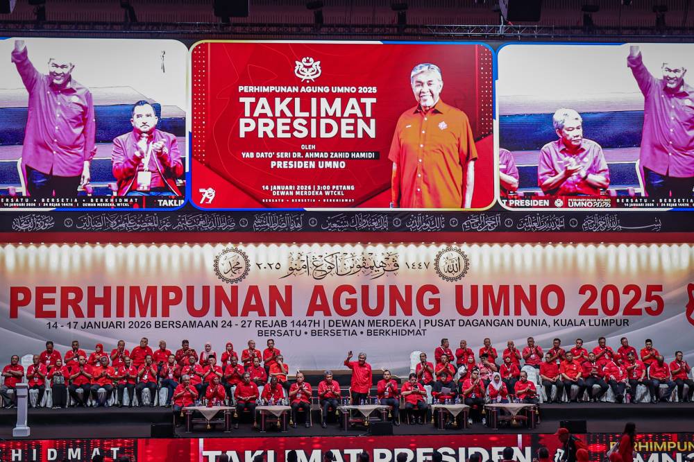 Umno President Datuk Seri Ahmad Zahid Hamidi (centre) attends the President’s Briefing held in conjunction with the 2025 Umno General Assembly, which runs from Jan 14 to 17, at the Kuala Lumpur World Trade Centre (WTCKL) today. Photo by Bernama