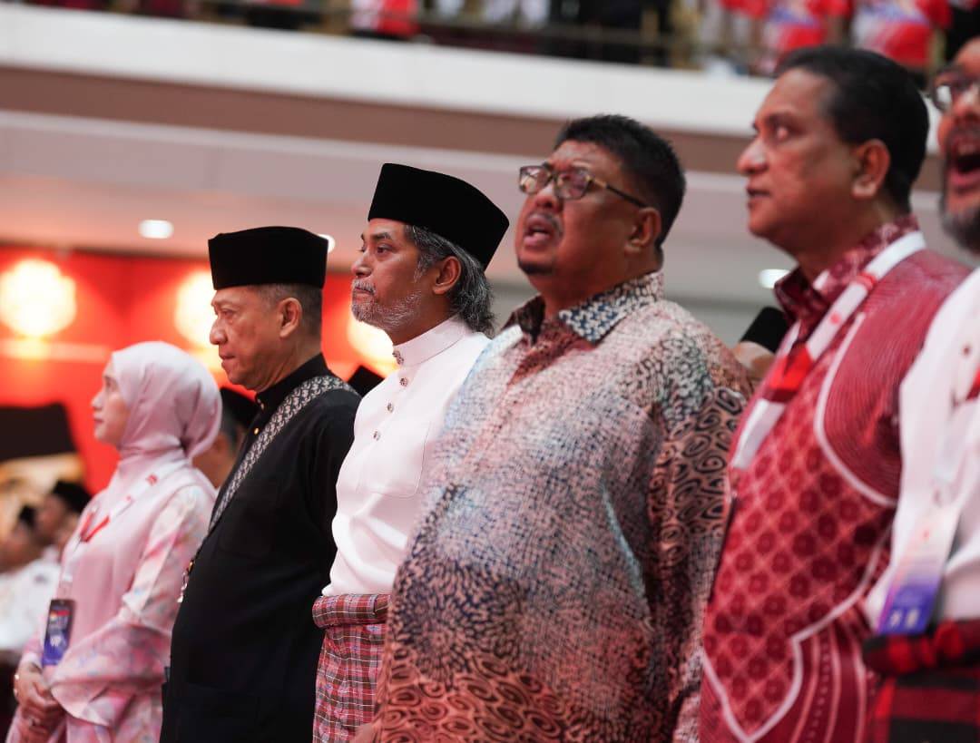 Rumours of Khairy's return to the party began circulating in October, with some reports suggesting that he had received Zahid’s "blessing" to re-enrol as a member.