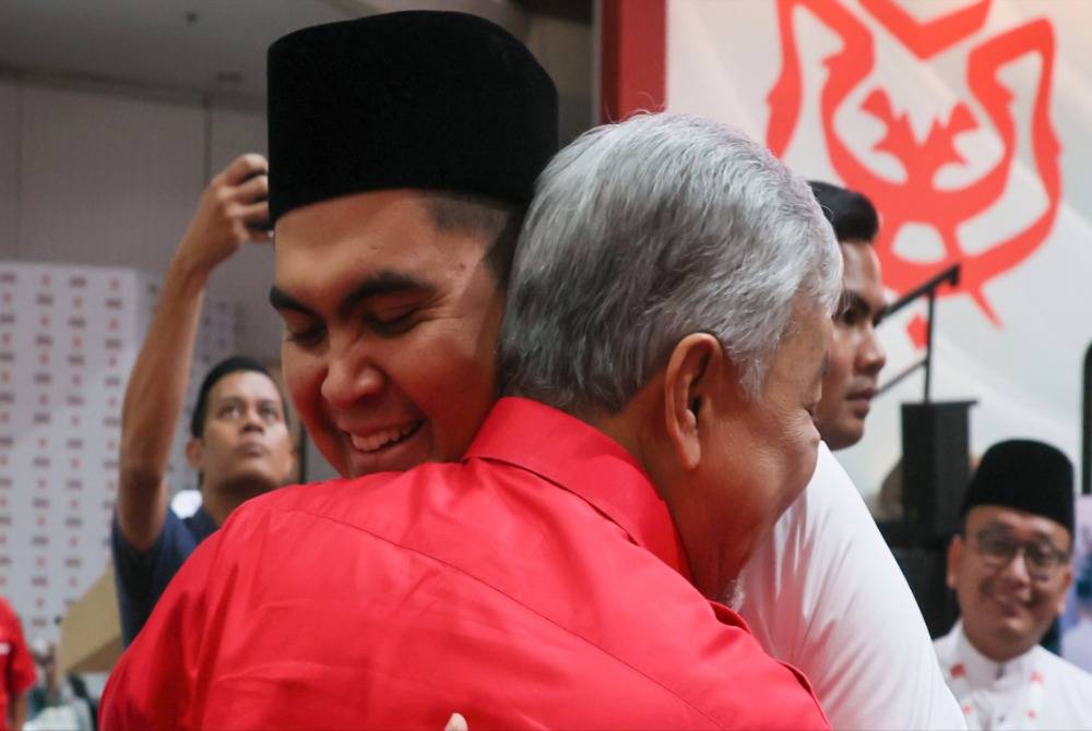 Umno president Datuk Seri Ahmad Zahid Hamidi said he will meet Datuk Dr Muhamad Akmal Saleh to seek clarification on the meaning behind the statement made by the Umno Youth chief following his resignation as a Melaka state executive councillor (Exco). Photo by Bernama