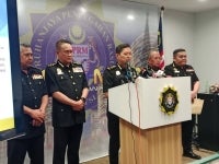 Azam speaking during the press conference. (SINAR PHOTO)