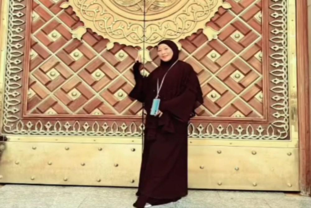 Actress known for her roles in Gerak Khas and the film Syaitan Munafik, Nadia Kesuma, has been reported missing after she could not be traced upon arriving at King Abdulaziz International Airport in Jeddah last night. Photo: Instagram/nadiakesumawati 