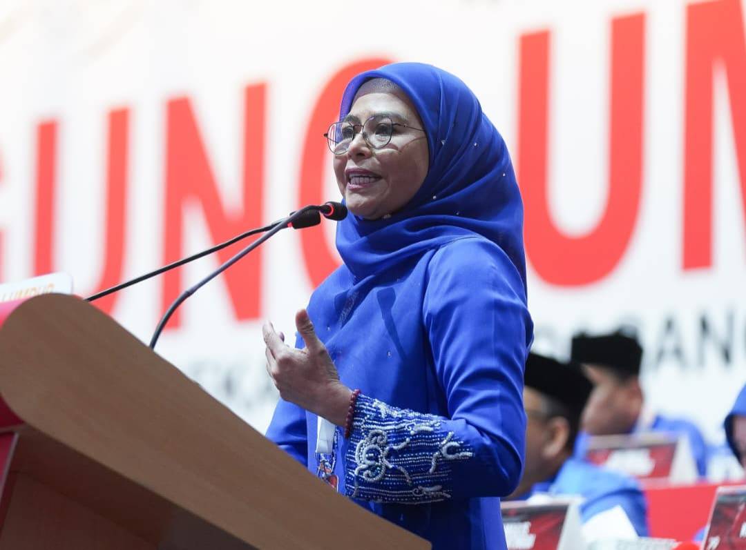 Noraini during winding-up speech at 2025 Umno General Assembly. (Photo by Rosli Talib)