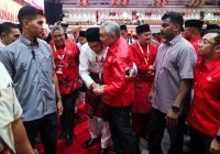 Zahid also reminded Dr Akmal to learn from his own past experiences, cautioning the Youth chief against repeating mistakes made by earlier leaders. - Bernama photo