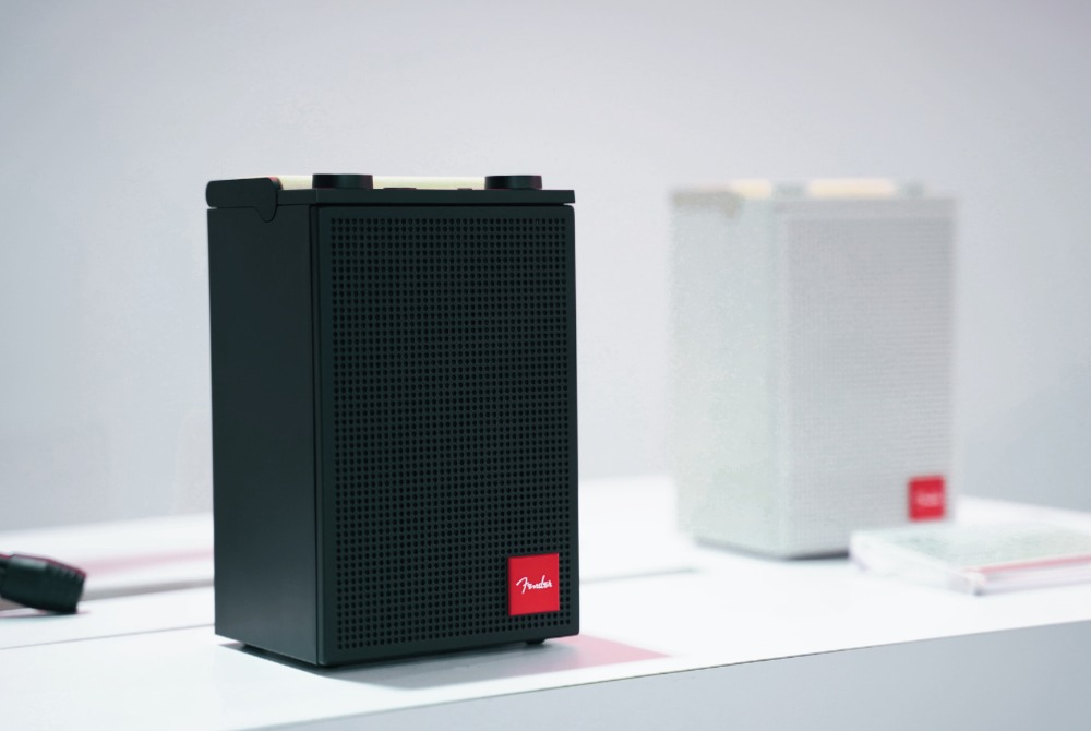 ELIE speakers can be configured in stereo mode for authentic left or right channel separation or synchronised in multi-mode to create cohesive sound throughout an entire environment. - Photo: Fender Audio®