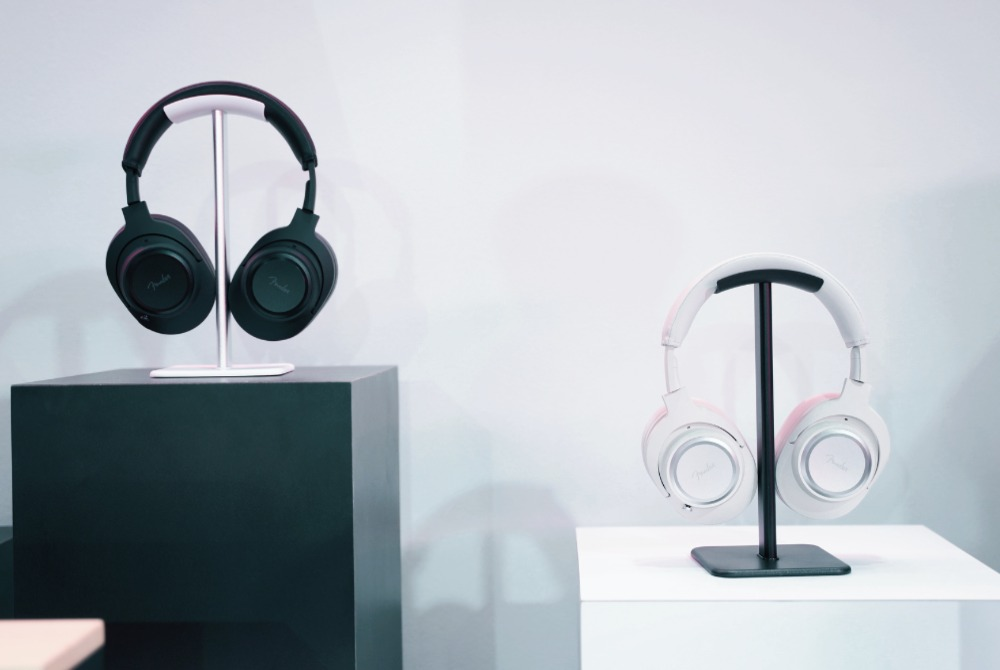 Offering up to 100 hours of battery endurance and modular elements that can be replaced over time, MIX™ is crafted for listeners who demand more than mere playback; they demand potential. - Photo: Fender Audio®