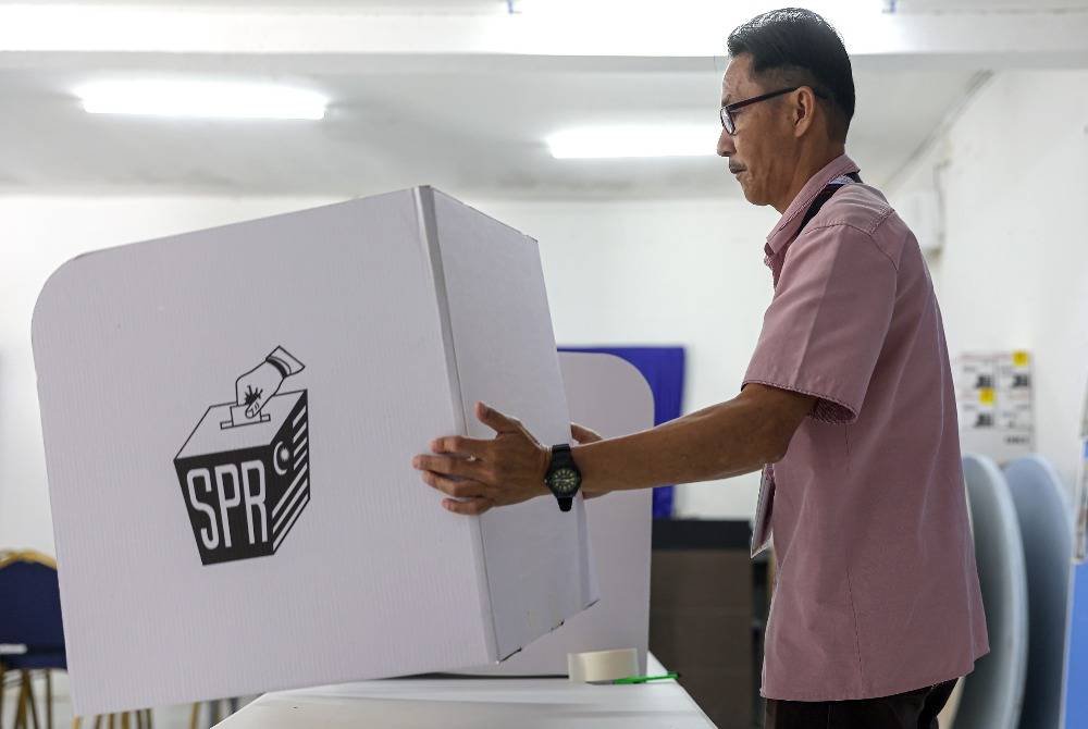 A total of 48,526 voters are set to cast their ballots for a new Member of Parliament in the Kinabatangan by-election, while 13,703 voters will go to the polls for the Lamag state seat tomorrow. Bernama FILE PIX