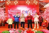 (From left) Pavilion REIT CEO Datuk Philip Ho, National Unity Minister Datuk Aaron Ago Dagang, Maybank Bhd Head of Cards Md. Gharif Talib and Gold Art Head of Sales Daniel Lim at the official launch of Pavilion Bukit Jalil’s Joyful Prosperity Together, Here Chinese New Year celebration.