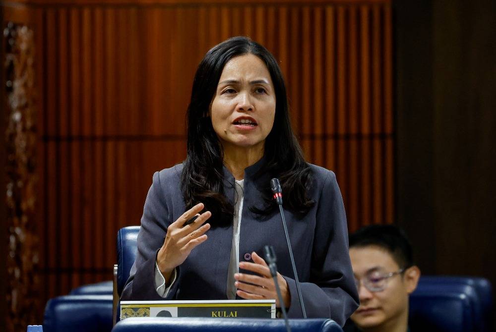 Teo Nie Ching during a question-and-answer session at the Dewan Rakyat today. Photo by Bernama