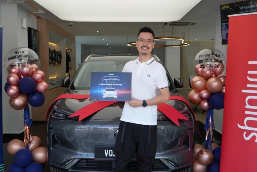 MYNIC Berhad announced the grand prize winner of its RevUp & Register 2.0 Campaign — colorwheel.com.my, owned by Chia Joon Jian. — Photo courtesy of MYNIC
