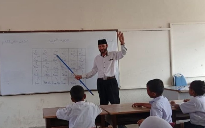 Hasmadi Ghazali reported for duty at Sekolah Kebangsaan (SK) Balar in Pos Balar earlier this month, bringing to an end nearly 11 years of a long-distance marriage with his wife Norsiah Along, 50, a Temiar Orang Asli who lives in the settlement with their four children. Photo source: Hasmadi Ghazali via Bernama