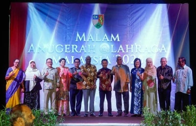 Among the athletes who received the incentive were Tan Sri Dr M Jegathesan, Gladys Chai Ng Mei, Khoo Chong Beng, V. Subramaniam, Datuk Rabuan Pit, Datuk M. Rajamani and Datuk Zaiton Othman. - Bernama photo