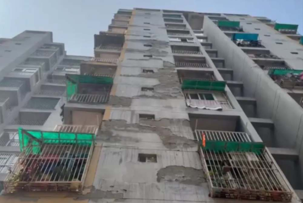 Three sisters were found dead after jumping from a residential building on the outskirts of New Delhi, India, early Wednesday morning, reportedly following a family dispute over restrictions on playing Korean-themed digital games.