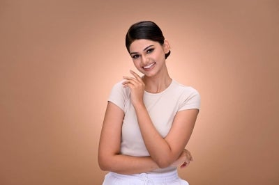 Blending humour, romance and tradition, the two hour film reflects everyday life within the Punjabi community while exploring an universal theme familiar to many young adults today, balancing family expectations with personal happiness.