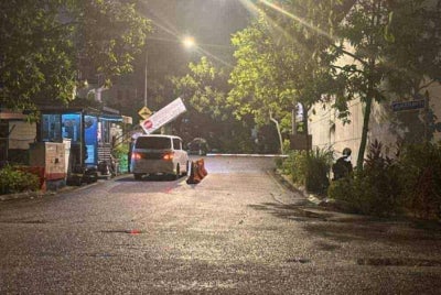 The residence of Parti Pribumi Bersatu Malaysia (Bersatu) president Muhyiddin Yassin has again come under the spotlight following a special meeting held on Sunday night.