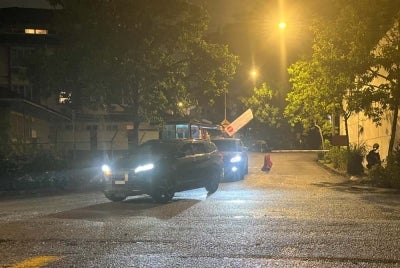 Several vehicles left Muhyiddin's residence yesterday after the special meeting.