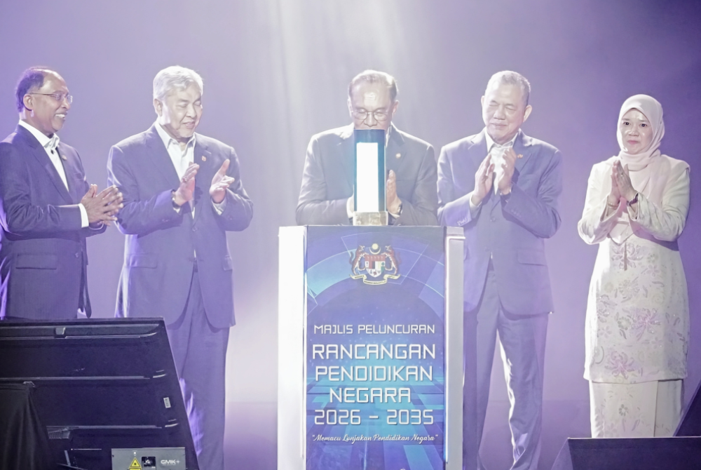Prime Minister Datuk Seri Anwar Ibrahim, together with Deputy Prime Ministers Datuk Seri Dr Ahmad Zahid Hamidi and Datuk Seri Fadillah Yusof, attended the launch of the National Education Plan 2026–2035 at the Putrajaya International Convention Centre (PICC) on Jan 20.