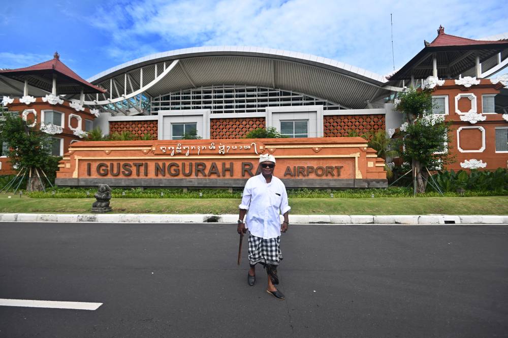 During a search by customs officers at Bali's Ngurah Rai International Airport on July 13, 2025, Da Costa was found carrying black plastic packages which, upon examination, were confirmed to contain cocaine weighing 1,564.92 and 1,524.44 grams net respectively. (Photo by SONNY TUMBELAKA / AFP)