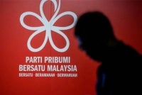 While Tan Sri Muhyiddin Yassin remains the constitutionally legitimate president, Mujibu revealed that his leadership is under immense political strain following a shift in allegiance among the party's Members of Parliament. 