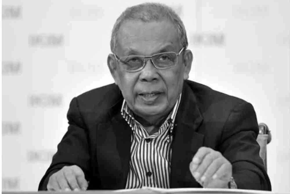 Former Chief Justice Tun Abdul Hamid Mohamad, 83, passed away at Hospital Universiti Kebangsaan Malaysia (HUKM) at noon today.