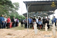 The Tengku Mahkota of Pahang, Tengku Hassanal Ibrahim Alam Shah, visited the next of kin of a family of five who were killed in a tragic incident at Taman Cerating Damai here on Thursday. Photo: Facebook/Kesultanan Pahang