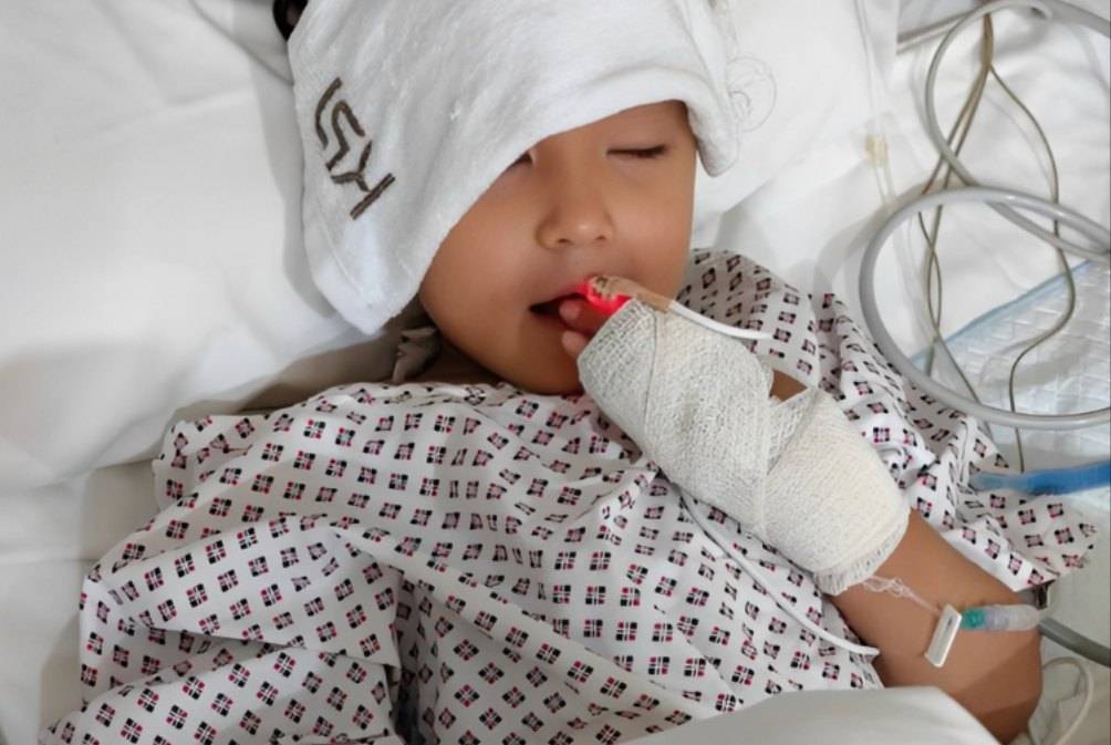 Syelina's daughter admitted at the hospital.