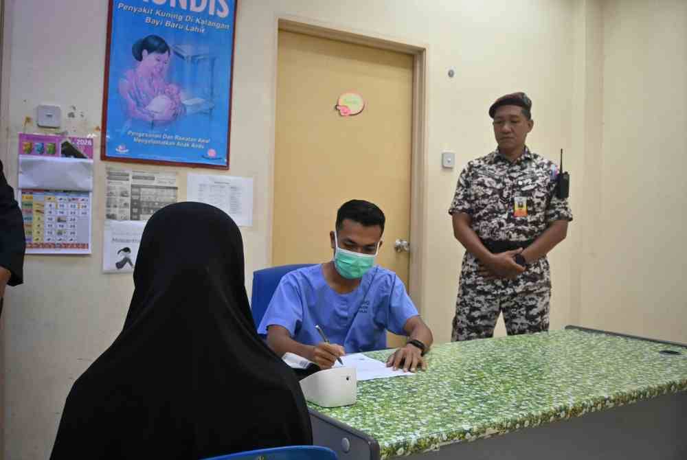 The health of inmates is always prioritised, with medical treatment provided at the prison's clinic should they fall ill. Photo: Pokok Sena Prison