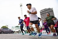 Secretariat coordinator of the Dara, Amoi and Kelat (DAK) campaign, Neow Choo Seong, today completed the first leg of a 290-kilometre solo run from Taiping to Parliament in Kuala Lumpur aimed at highlighting animal welfare issues involving three elephants currently housed at Tennoji Zoo in Japan. Photo by Bernama