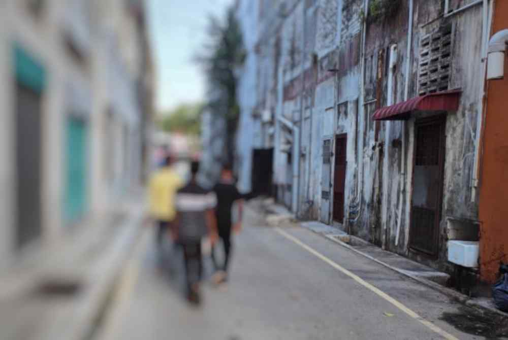 Abu Kassim said everything began after he moved to Kuala Lumpur in 2003 at the age of 18 under the influence of friends.