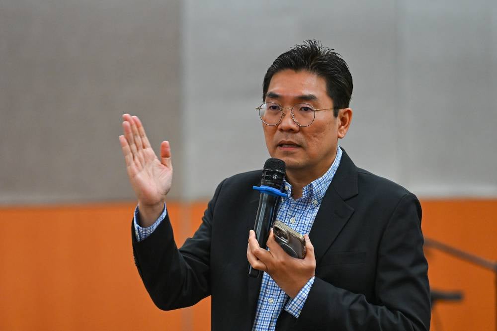 Malaysia’s maintenance, repair and overhaul (MRO) market is on track to achieve RM55 billion in revenue target by the end of 2030 under the Malaysia Aerospace Industry Blueprint (MAIB) 2030, said Deputy Investment, Trade and Industry Minister Sim Tze Tzin. - Photo by Bernama