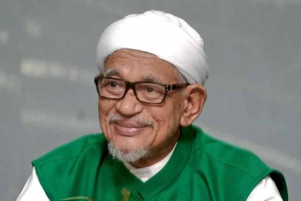 Pas president Tan Sri Abdul Hadi Awang is choosing to keep his cards close to his chest following the latest leadership reshuffle within Perikatan Nasional (PN), saying the coalition chairman’s statement is sufficient for now.