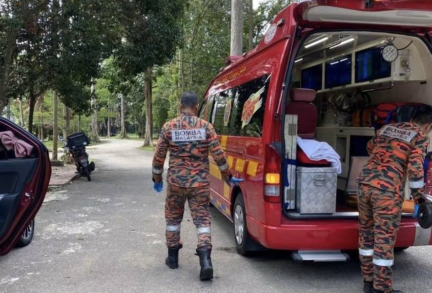 A man who went missing more than three days ago was found in a weak state in a public toilet near Skytrex Adventure Melaka in the Botanical Gardens here on Sunday. Photo: Threads/Melakaexplorer