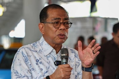 Defence Minister Datuk Seri Mohamed Khaled Nordin said the incident occurred at 9.25 am local time, about one kilometre west of the United Nations Position (UNP) 6-43 in the Tibnin area. Photo by Bernama