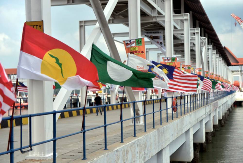 A strategic alliance between Umno and Pas could create a pathway for the opposition to regain control of Selangor. - BERNAMA FILE PIX