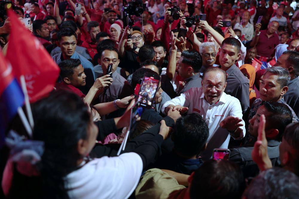 Pakatan Harapan (PH) chairman Datuk Seri Anwar Ibrahim announced the list of candidates for the coalition who will contest in the 16th Johor state election. Photo by Bernama