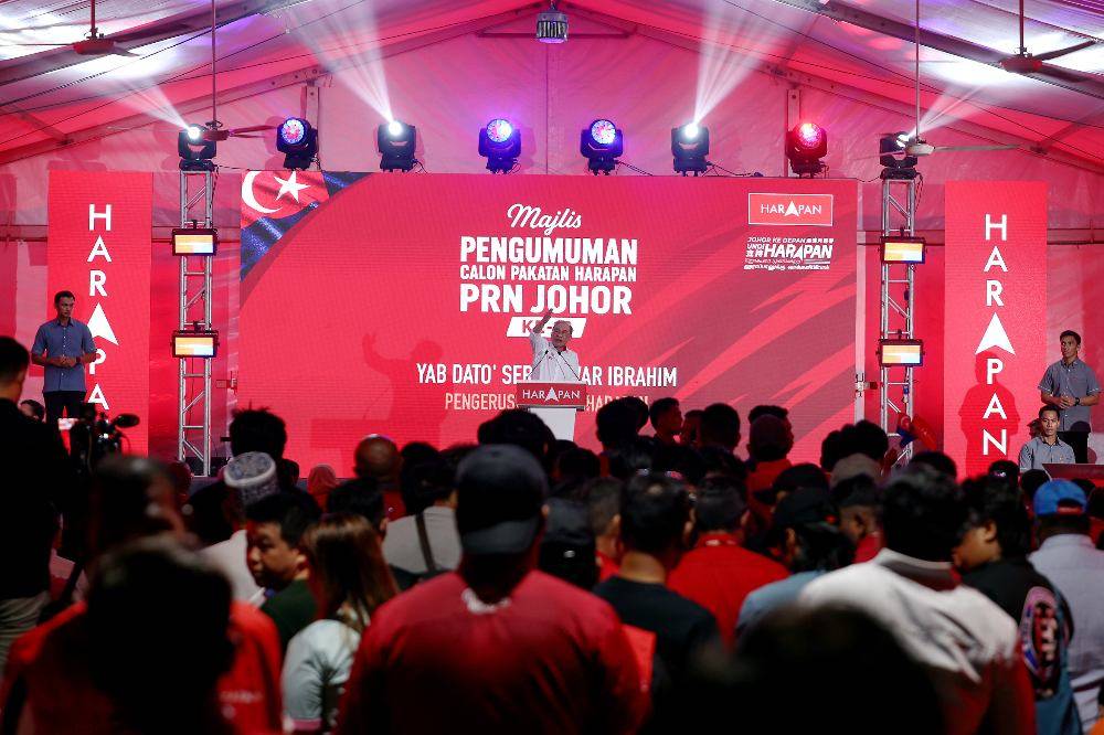 Pakatan Harapan (PH) chairman Datuk Seri Anwar Ibrahim announced the list of candidates for the coalition who will contest in the 16th Johor state election. Photo by Bernama