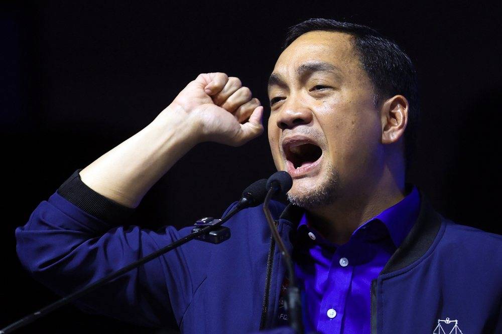 AS Johor moves closer to nomination day, one political reality is becoming increasingly apparent: the coming state election is no longer solely a contest between parties. It is rapidly evolving into a contest centred on caretaker Menteri Besar Datuk Onn Hafiz Ghazi. Bernama FILE PIX