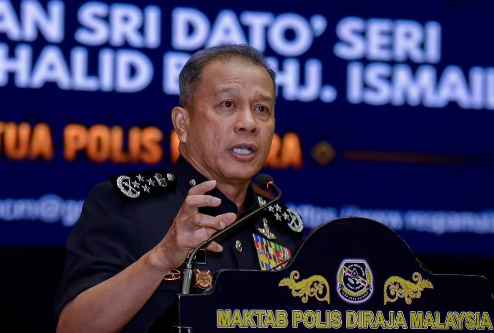 Inspector-General of Police Tan Sri Mohd Khalid Ismail speaks at the 42nd Annual General Meeting of the Retired Senior Police Officers Association of Malaysia (RESPA) at the Kuala Lumpur Police Training College in Cheras today. BERNAMA photo.