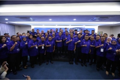 Onn Hafiz Ghazi only announced the names of candidates from Umno, MCA, and MIC who will be contesting the 56 State Legislative Assembly seats in the Johor state election this time.