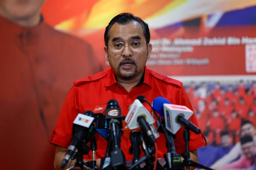 Quashing speculations about the delay in announcing the candidates contesting for Barisan Nasional in the 16th Johor state election, Datuk Dr Asyraf Wajdi Dusuki said the decision takes time. - BERNAMA FILE PIX