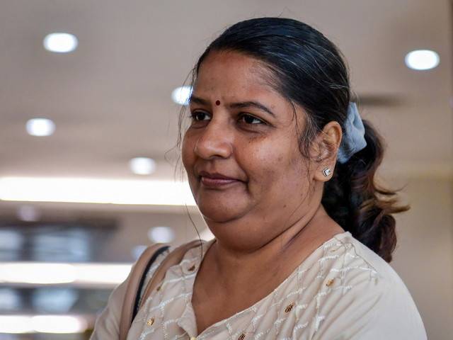 The High Court today dismissed M. Indira Gandhi’s application for leave to initiate committal proceedings against the IGP and several others over alleged failure to trace her former husband, K. Pathmanathan, also known as Muhammad Riduan Abdullah, in attempts to recover their daughter, Prasana Diksa. - BERNAMA FILE PIX