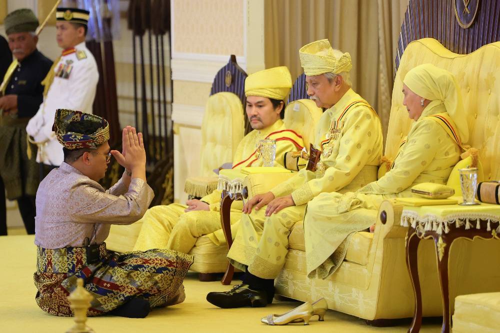 The Yang Dipertuan Besar of Negeri Sembilan, Tuanku Muhriz Tuanku Munawir, has formalised the installation of Muhammad Faris Johari as the 11th Undang of Luak Sungei Ujong at Istana Besar Seri Menanti this morning. Photo by Bernama