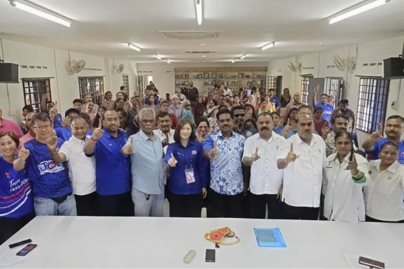 A total of 200 PKR members, including former Johor PKR State Leadership Council vice-chairman M. Murugan, have announced their resignation from the party and joined the Iskandar Puteri MIC division.